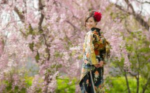 成人式フォト。桜を背景に別撮りショット